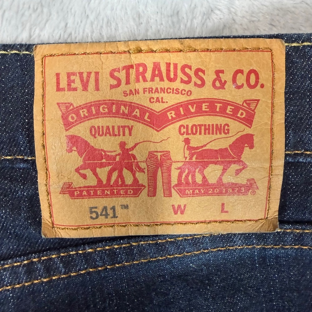Levis 541 Athletic Taper Jeans Mens 46x32 Dark Wash Indigo Denim 18757-0000 - Picture 6 of 12